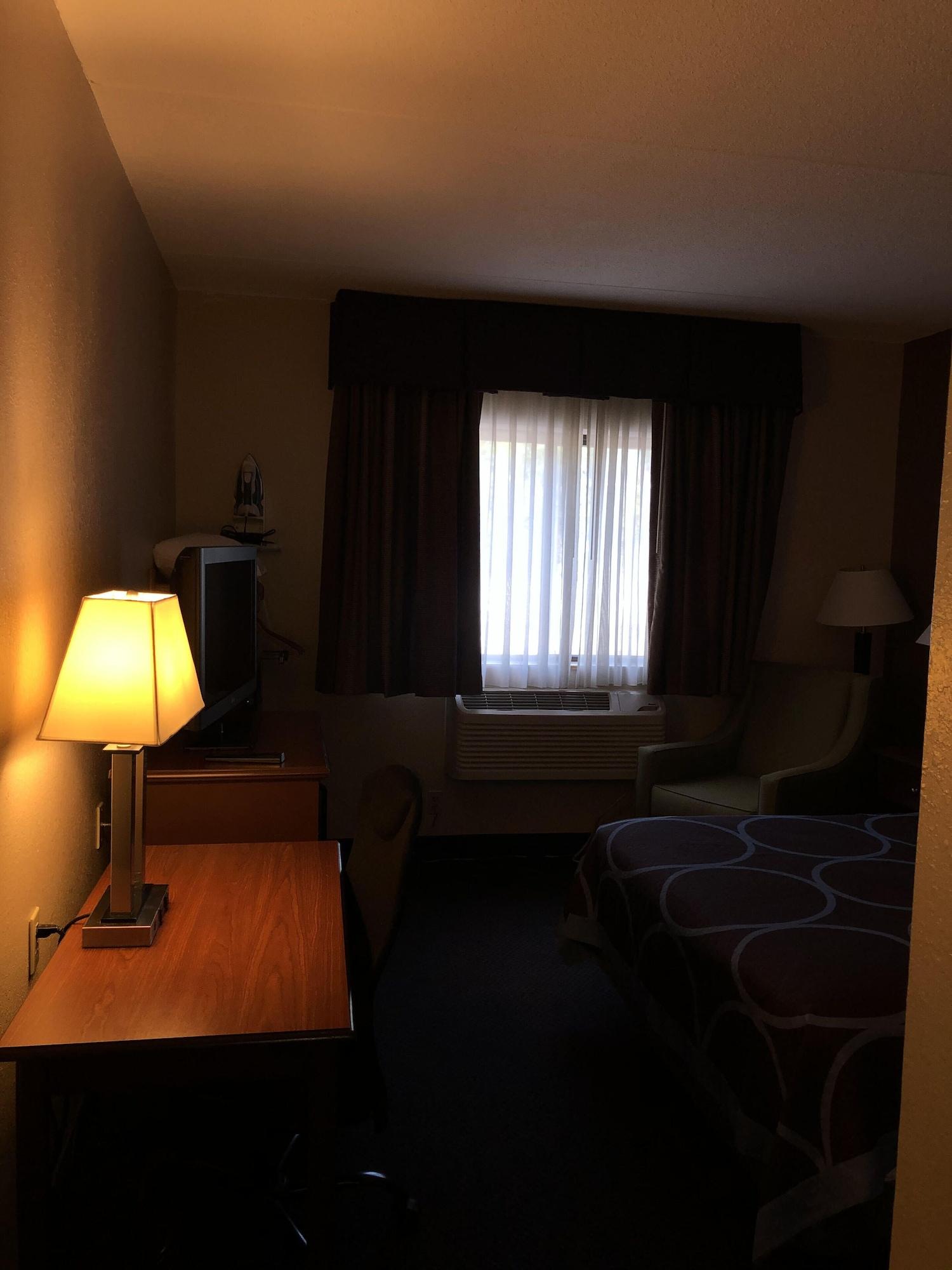 Super 8 By Wyndham Manchester Airport Exterior foto